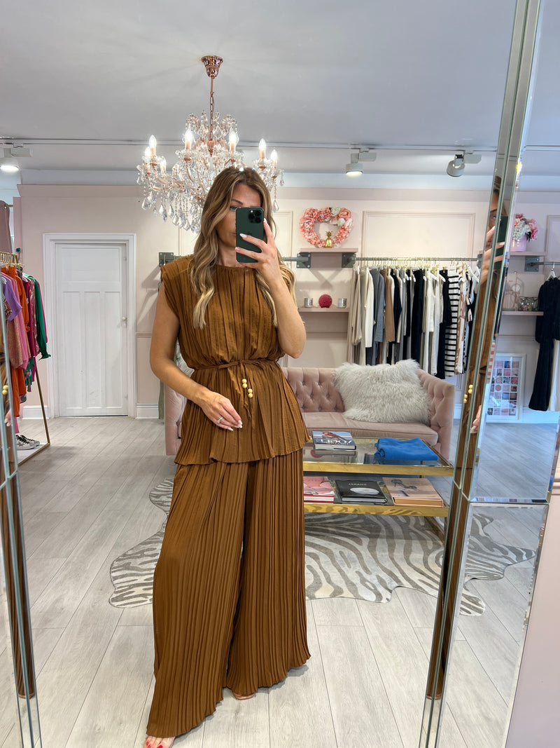 JADA PLEATED TROUSER SET BROWN