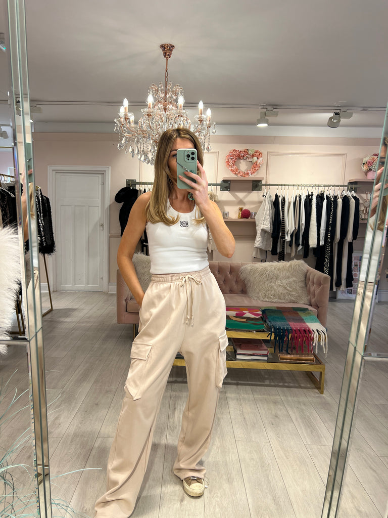 Beige discount jogger outfit