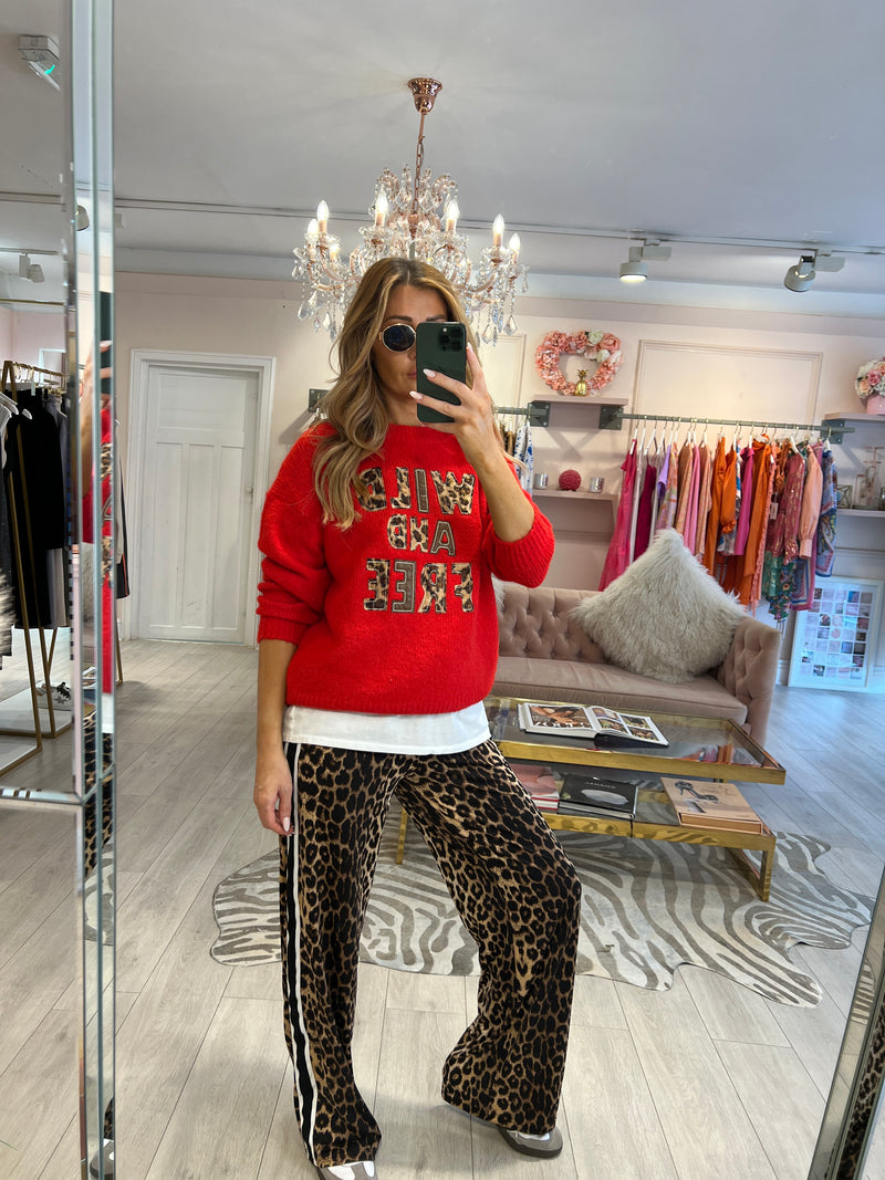 WILD & FREE LEOPARD LOGO JUMPER RED