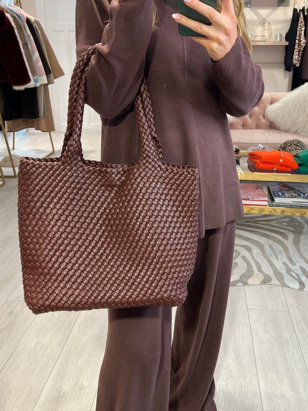 WOVEN TOTE BAG BROWN